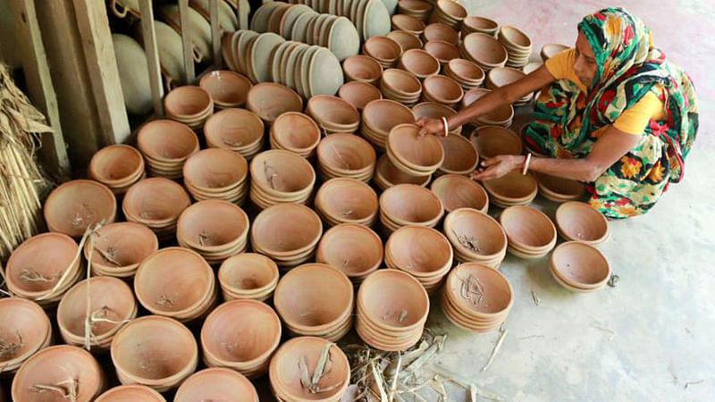 Sankis (potteries) are laid to dry ahead of the New Year. Nimaichara, Chatmohor, Pabna