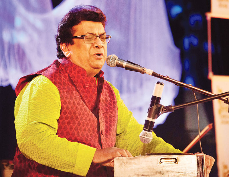 Khairul Anam Shakil singing at the Bangla Utsav