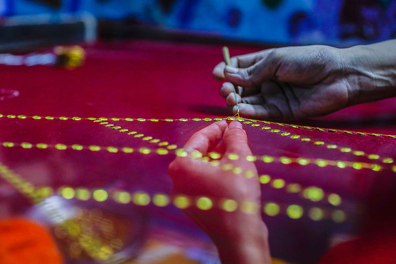 Embroidery comes to a halt at Mohammedpur Geneva camp due to the coronavirus outbreak