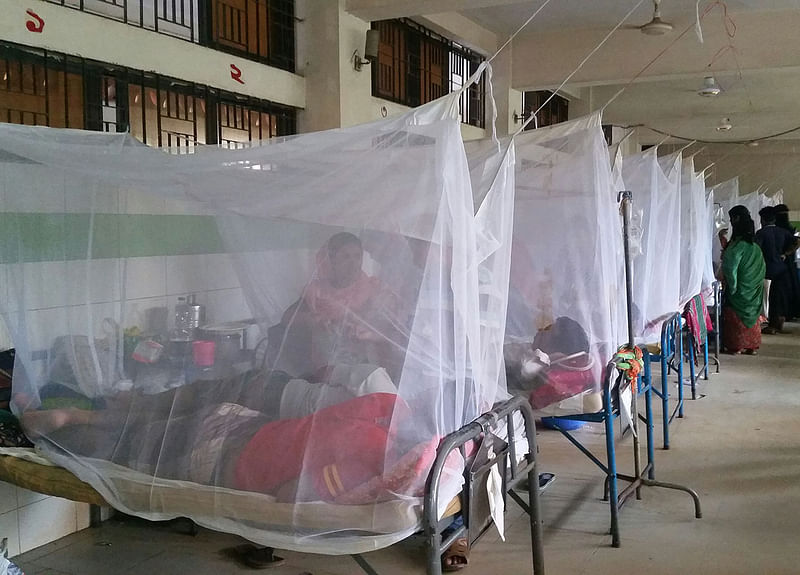 Dengue patiens undergo treatment at hospital