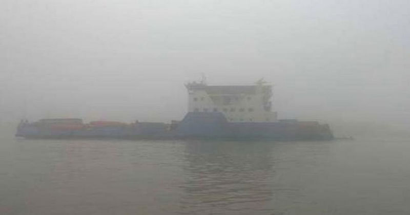 Dense fog halts ferry services on Paturia-Daulatdia route.