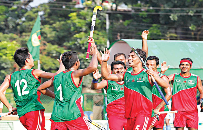 হকি খেলোয়াড়দের বেতনভুক্ত করার দাবি