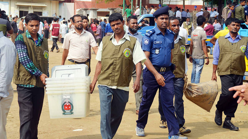 আগামী সংসদ নির্বাচনে ৩০০ আসনেই ব্যালটে ভোট হবে