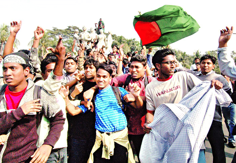 বিজয়ের আনন্দে মেতে উঠেছিল সারা বাংলাদেশ