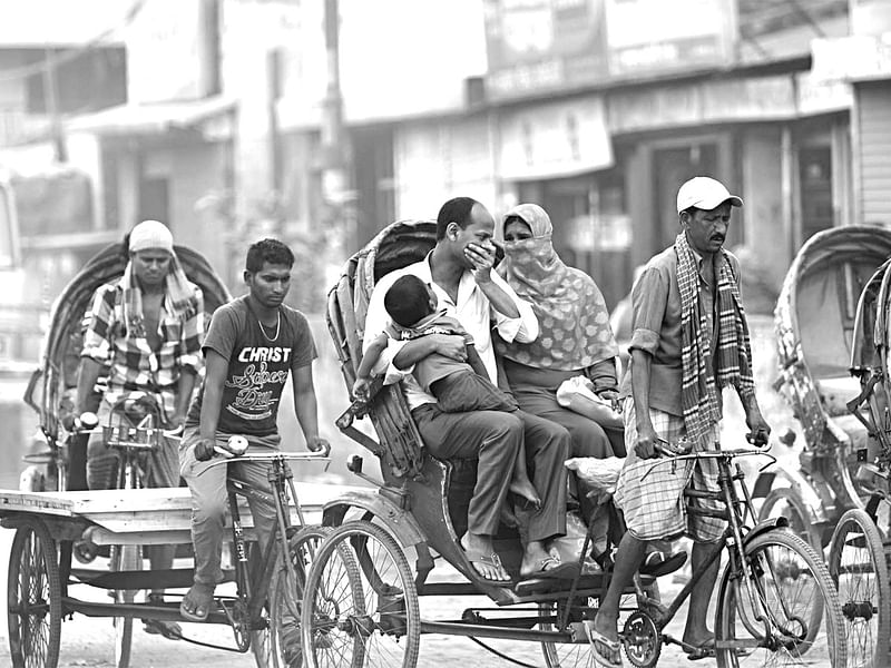 গণপরিবহনের স্বল্পতায় রিকশার সংখ্যা বাড়তে থাকে