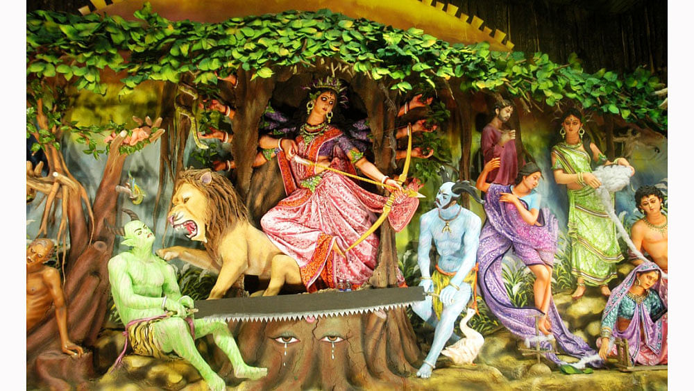 মণ্ডপের পুরোনো সাজ। ছবিটি মহম্মদ আলী পার্ক সর্বজনীন মণ্ডপের। ছবি: ভাস্কর মুখার্জি