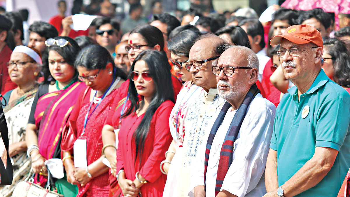 সমাবেশে মুনিরা ইউসুফ মেমী, আফরোজা বানু, চিত্রলেখা গুহ, তমালিকা, তারিন, সৈয়দ হাসান ইমাম, এ টি এম শামসুজ্জামান, আবুল হায়াত