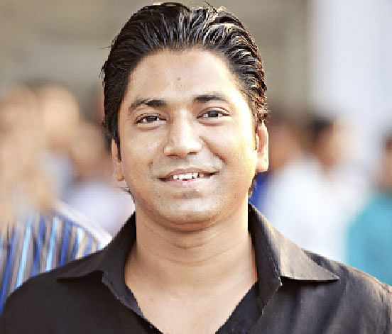 সেরা গায়ক হিসেবে ‘পদ্মাপুরাণ’ সিনেমার ‘শোনাতে এসেছি আজ’ গানের জন্য পুরস্কার গ্রহণ করবেন মুহিন।