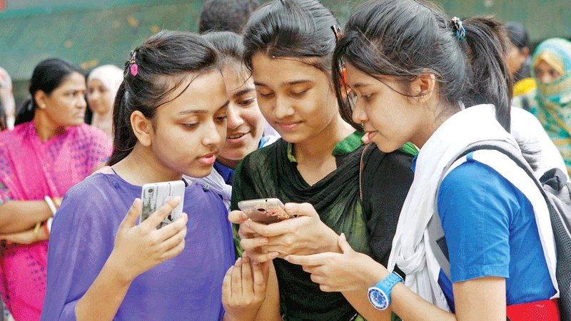 এ বছর এসএসসি ও সমমানের পরীক্ষায় মোট পরীক্ষার্থী ছিল প্রায় ২২ লাখ