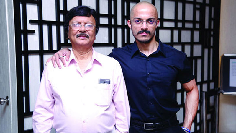 বাবা সোহেল রানার সঙ্গে ছেলে মাশরুর পারভেজ