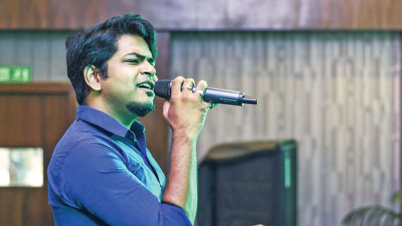 আরটিভিতে গাইবেন দুর্নিবার সাহা