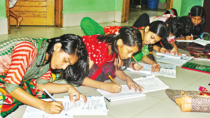 সাক্ষরতায় পিছিয়ে ময়মনসিংহ বিভাগ, জেলার মধ্যে এগিয়ে পিরোজপুর 11 সাক্ষরতার হারে এগিয়ে আছে পিরোজপুর