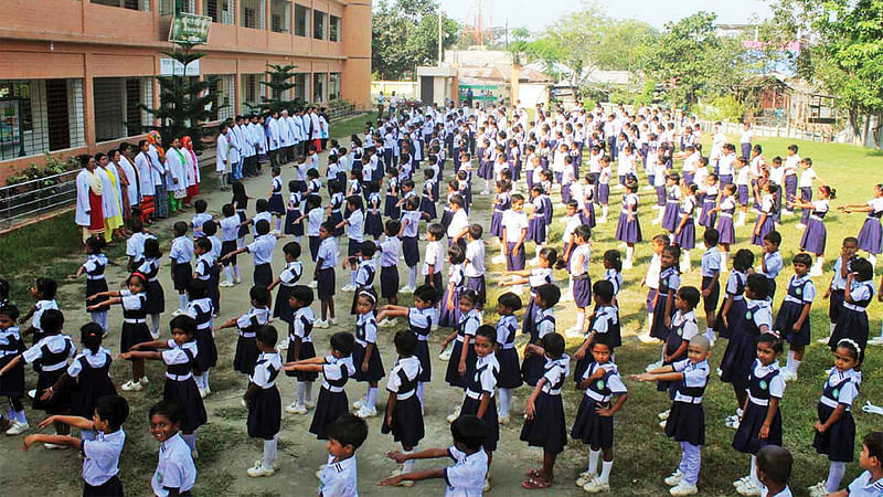 টাঙ্গাইল এসএসএস–পৌর আইডিয়াল হাইস্কুলের িশক্ষার্থীদের সমাবেশ। ছবি: কামনাশীষ শেখর