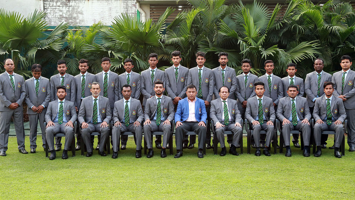 আজ মিরপুর বিসিবি একাডেমি মাঠে বাংলাদেশ অনূর্ধ্ব-১৯ ক্রিকেট দল। ছবি: বিসিবি