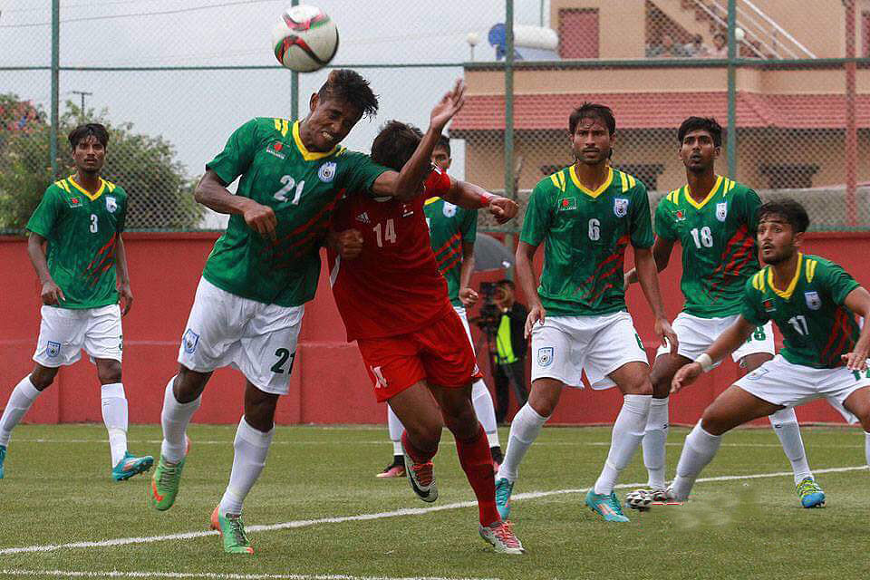 নেপালের বিপক্ষে প্রীতি ম্যাচে খালেকুজ্জামান সবুজ (জার্সি নম্বর ২১)। ছবি: সংগৃহীত।