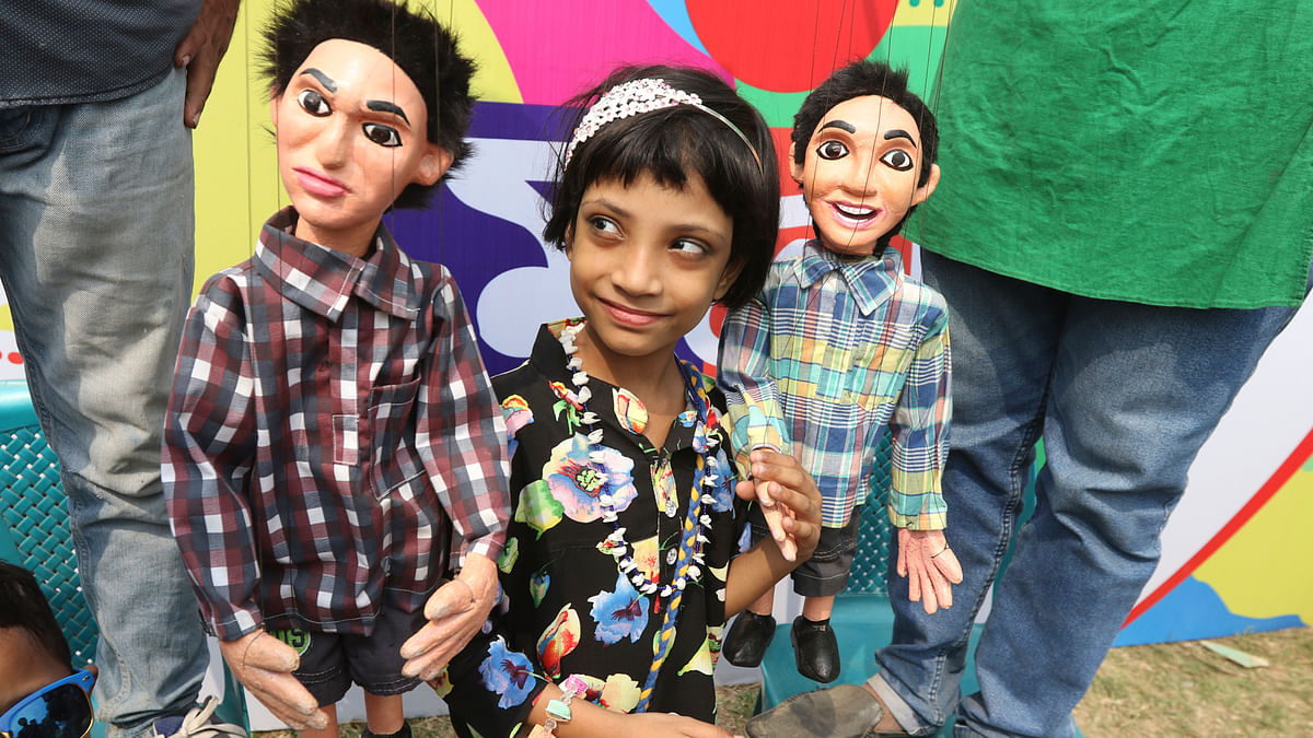 ওরা তিনজন! সুলতানা কামাল মহিলা ক্রীড়া কমপ্লেক্সে, ঢাকা। ছবি: আশরাফুল আলম
