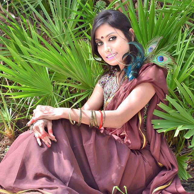 লেখিকা