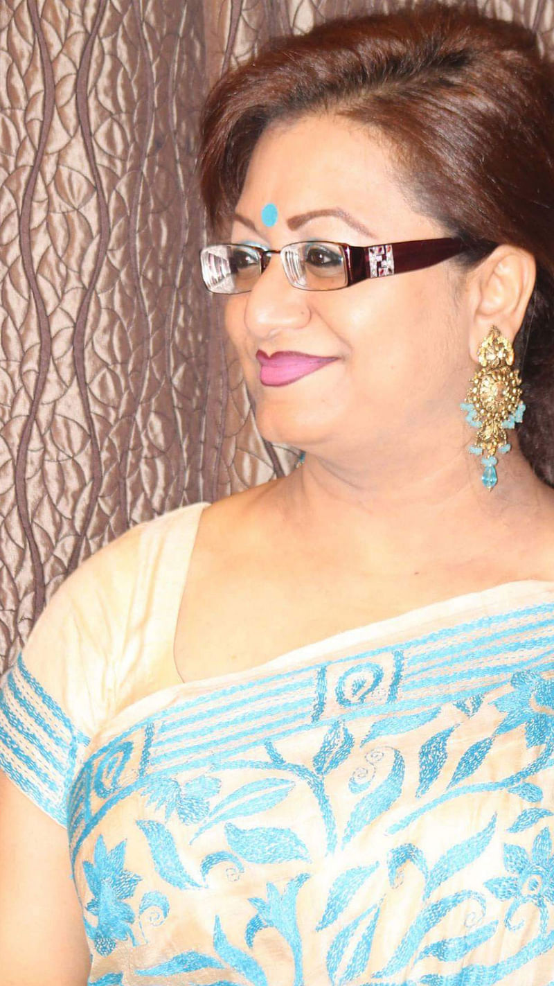 লেখিকা