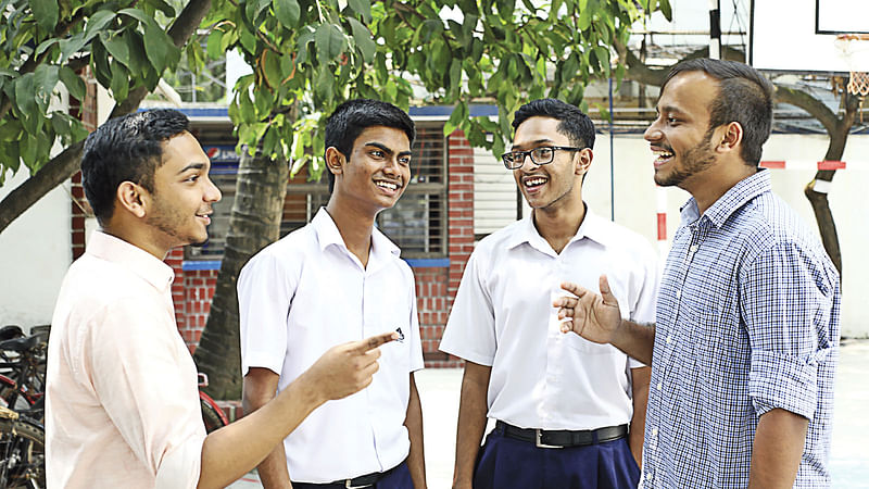 বাঁ থেকে রিফায়েত জাফির ওয়াফি, দেবজ্যোতি বিশ্বাস, আল ওয়াসী মো. ফাহিমউদ্দৌলা ও বিশাল পোদ্দার। ছবি: খালেদ সরকার