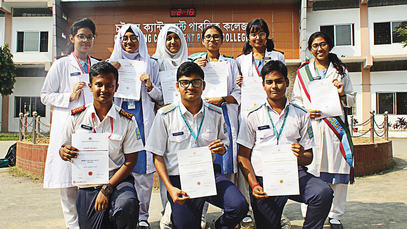 চট্টগ্রাম ক্যান্টনমেন্ট পাবলিক কলেজের এই শিক্ষার্থীরা দ্য কুইনস কমনওয়েলথ রচনা প্রতিযোগিতায় পুরস্কার পেয়েছেন