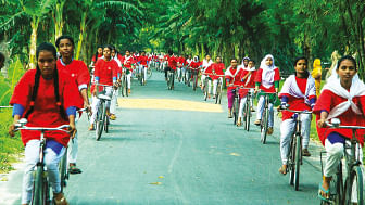 নারীর অগ্রযাত্রার নানা ছবি এখন দৃশ্যমান