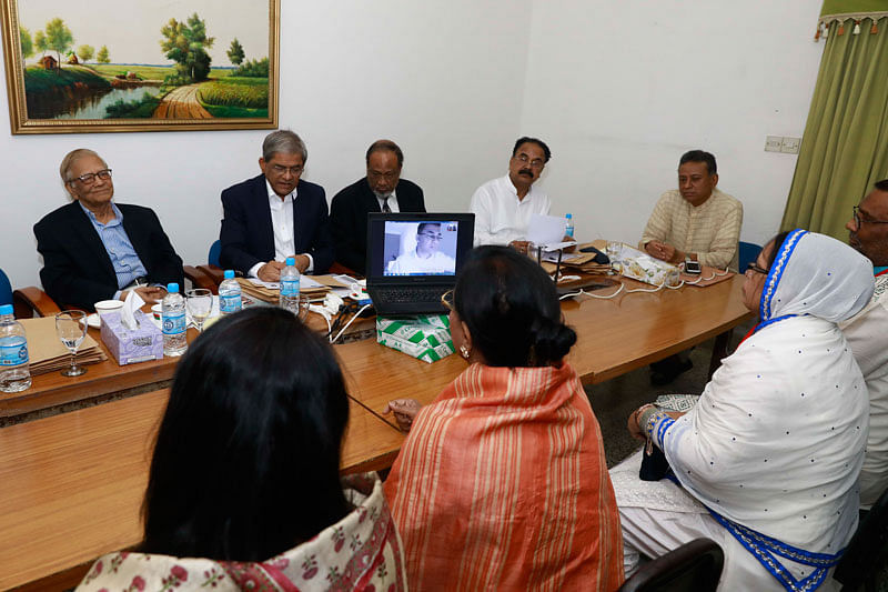 গুলশানে বিএনপির চেয়ারপারসনের রাজনৈতিক কার্যালয়ে মনোনয়নপ্রত্যাশীদের সাক্ষাৎকার। ছবি: শুভ্র কান্তি দাশ