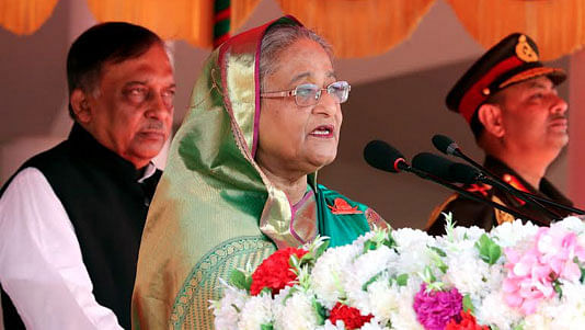 বাংলাদেশ আনসার ও ভিডিপির একাডেমিতে বাহিনীটির ৩৯তম জাতীয় কুচকাওয়াজ অনুষ্ঠানে প্রধানমন্ত্রী শেখ হাসিনা। ছবি: বাসস