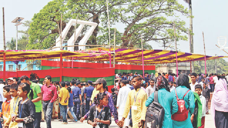 ভোলা পৌরসভার প্রায় ৩০ হাজার নাগরিক মেয়রের মেজবানে অংশ নেন। গতকাল ভোলা সরকারি বালক বিদ্যালয়ের মাঠে।