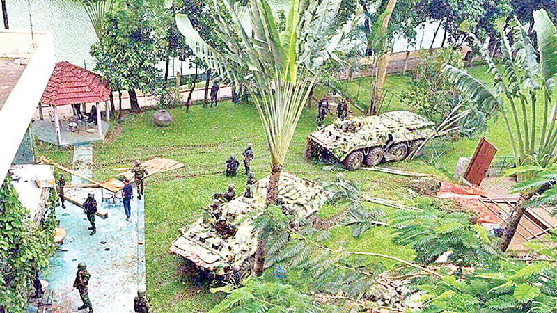 রাজধানীর গুলশানের ৭৯ নম্বর সড়কের হোলি আর্টিজান বেকারিতে জঙ্গি হামলার তিন বছর আজ। ফাইল ছবি