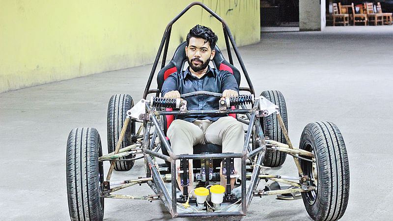 শিক্ষার্থীদের বানানো এই রেসিং কার আইমেকই ফর্মুলা স্টুডেন্ট প্রতিযোগিতায় অংশ নেবে।