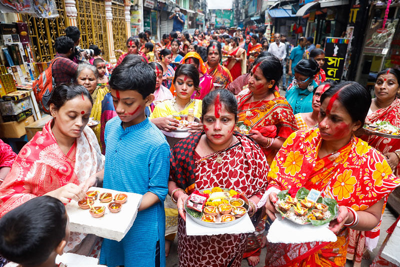 রাজধানীতে এ পূজা উদযাপন করা হয়েছে পুরান ঢাকার শাঁখারী বাজারে।