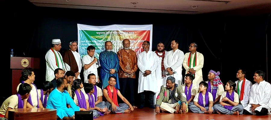 রাষ্ট্রদূত গোলাম মসীহর সঙ্গে নাটকের কলাকুশলীরা