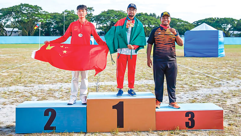 এশিয়ান র‌্যাঙ্কিং আর্চারিতে রিকার্ভ ইভেন্টের বিজয়স্তম্ভে রোমান সানা