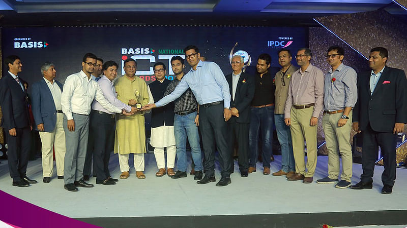 কনজ্যুমার মিডিয়া ক্যাটাগরিতে পুরস্কার পেয়েছে কনটেন্ট ম্যাটার্স । ছবি: কনটেন্ট ম্যাটার্সের সৌজন্যে