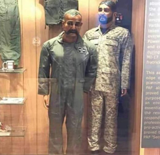 পাকিস্তানের বিমানবাহিনীর জাদুঘরে ভারতীয় উইং কমান্ডার অভিনন্দন বর্তমানের ‘ম‌্যানিকুইন’। ছবি: টুইটার