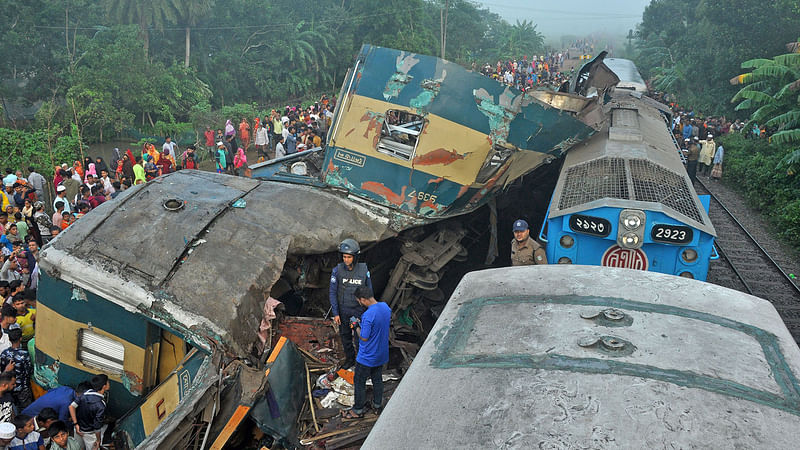 ব্রাহ্মণবাড়িয়া কসবায় মন্দভাগ রেলওয়ে স্টেশন এলাকায় দুই ট্রেনের সংঘর্ষ হয়। প্রথম আলো কসবা