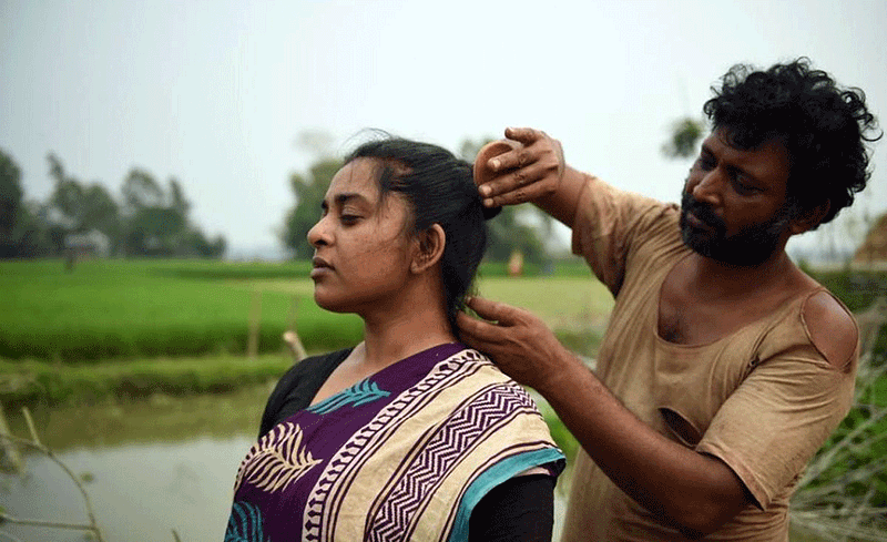 ‘মায়া—দ্য লস্ট মাদার’ ছবির একটি দৃশ্যে জ্যোতিকা জ্যোতি ও প্রাণ রায়। ছবি: ফেসবুক থেকে নে