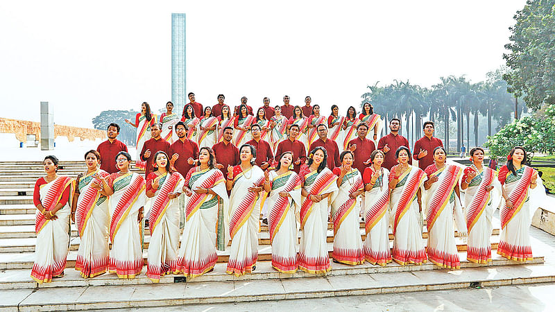 নজরুলসংগীতের অর্ধশতাধিক শিল্পী গাইলেন জাতীয় কবির ‘তোরা সব জয়ধ্বনি কর’ গানটি।  ছবি: প্রথম আলো