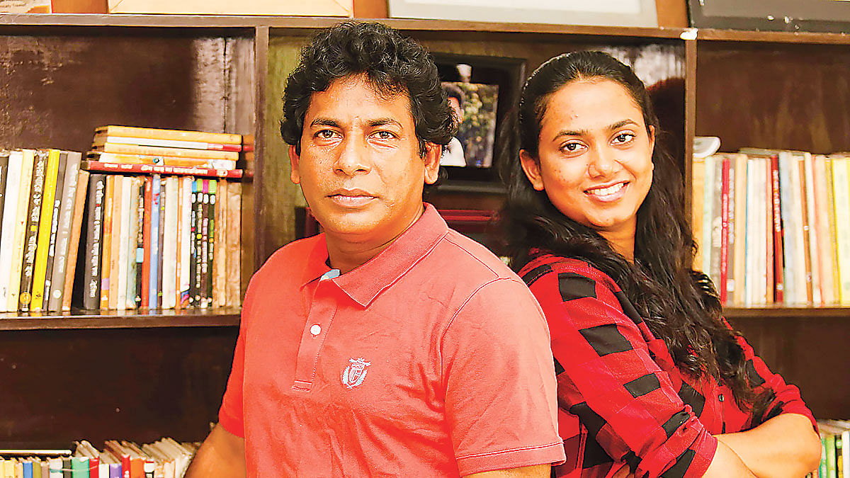 মোশাররফ করিম ও রোবেনা রেজা জুঁই।  ছবি: প্রথম আলো
