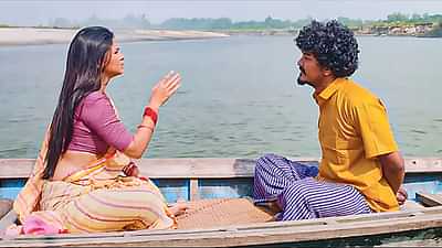 স্পর্শিয়া ও আবীর অভিনীত কাঠবিড়ালী ছবির দৃশ্য। ছবি: সংগৃহীত