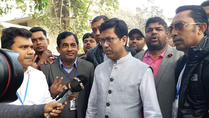 বেইলি রোডে ভিকারুননিসা নূন স্কুল অ্যান্ড কলেজ প্রাঙ্গণে ঢাকা দক্ষিণে আওয়ামী লীগের মেয়র প্রার্থী শেখ ফজলে নূর তাপস। ঢাকা, ১ ফেব্রুয়ারি। ছবি: মোশতাক আহমেদ