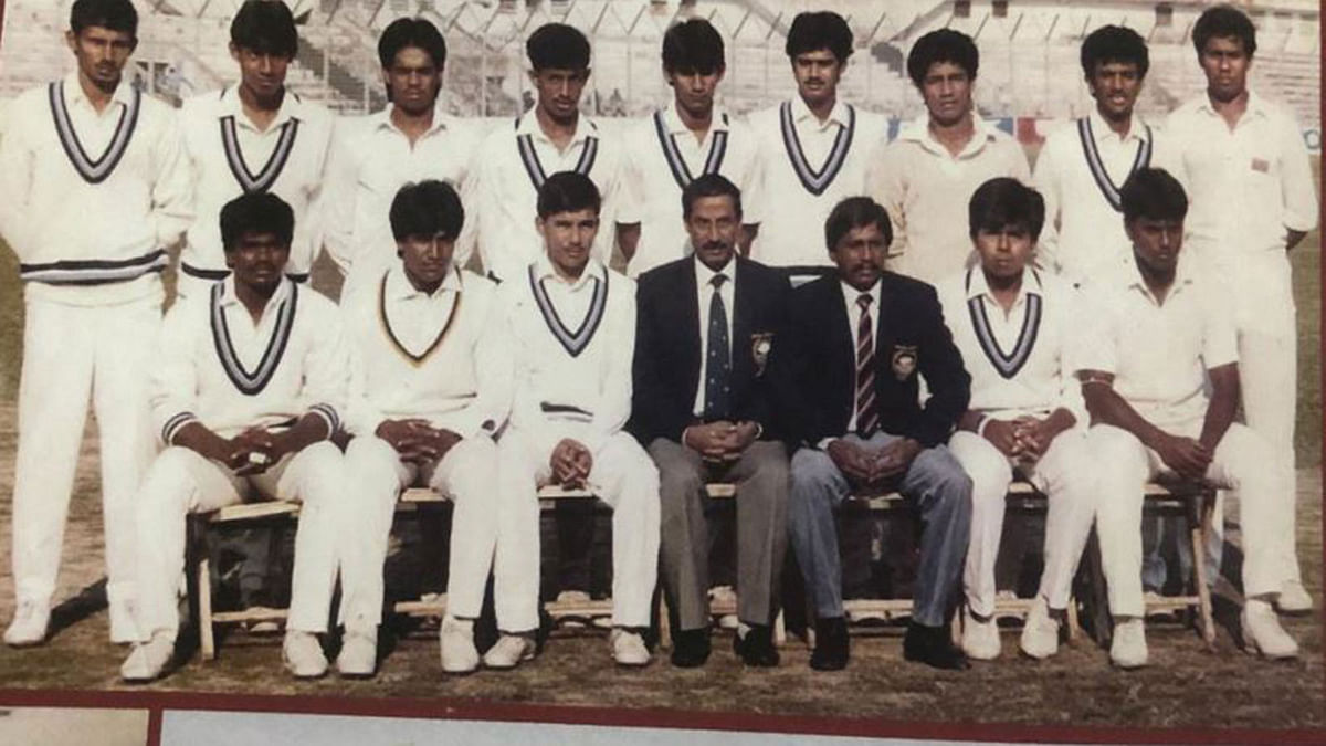১৯৮৯ সালে এশীয় যুব ক্রিকেটে বাংলাদেশ অনূর্ধ্ব-১৯ দল। এটিই বাংলাদেশের ক্রিকেট ইতিহাসের প্রথম বয়সভিত্তিক দল। ছবি: সংগৃহীত