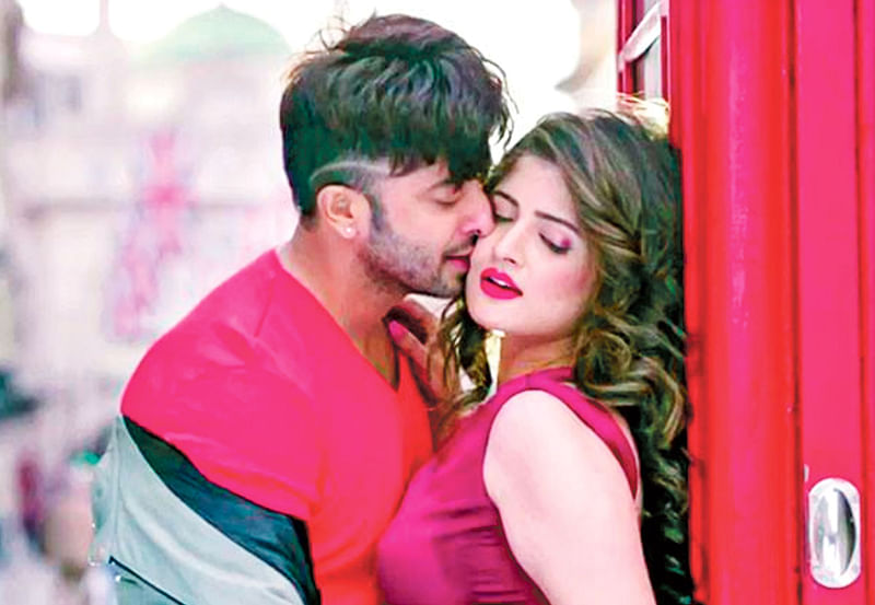 শিকারী ছবিতে শাকিব ও শ্রাবন্তী