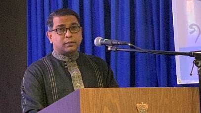 কনসাল জেনারেল নাঈম উদ্দিন আহমেদ স্বাগত বক্তব্য দিচ্ছেন