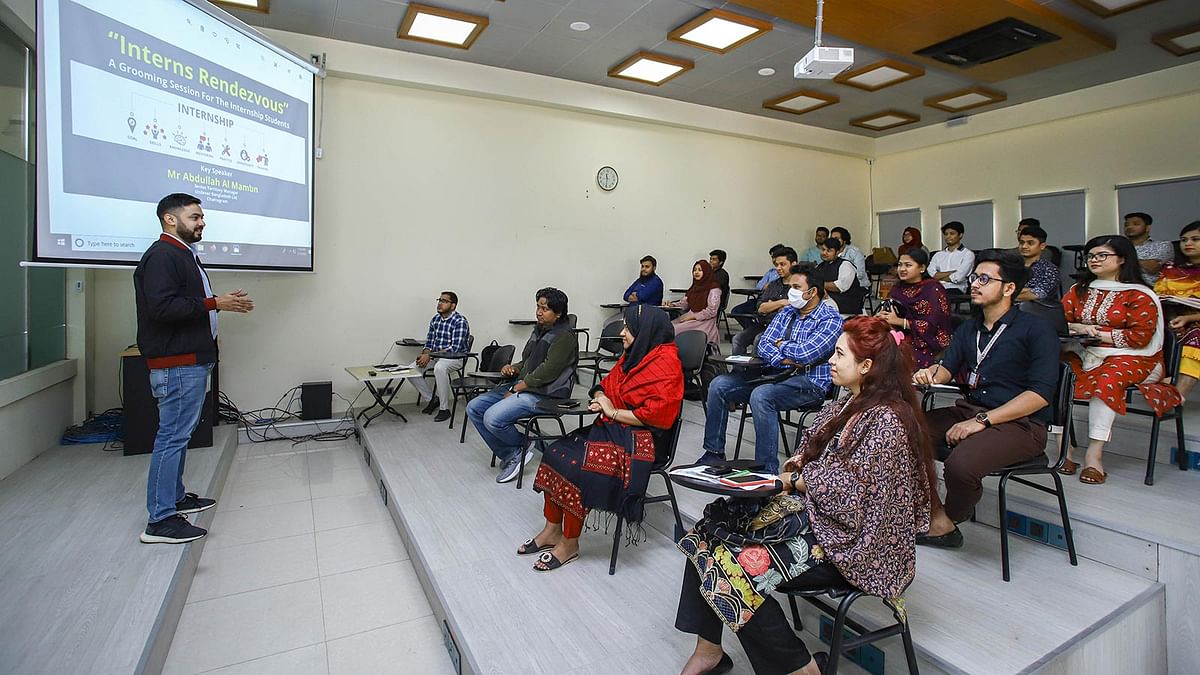 চট্টগ্রামের ইস্ট ডেল্টা ইউনিভার্সিটিতে ‘ইন্টার্নশিপ রঁদেভু’ শিরোনামের কর্মশালার আয়োজন করা হয়েছিল। ছবি: সংগৃহীত