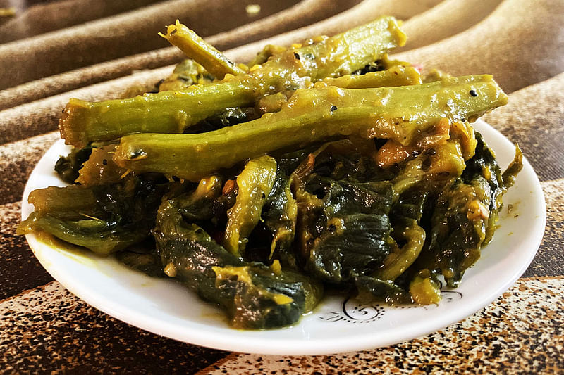 মিষ্টিকুমড়া আর পুঁইশাকের ঘণ্ট। মজাদার খাবারটি খেতে পারেন এই সময়ে। ছবি: লেখক