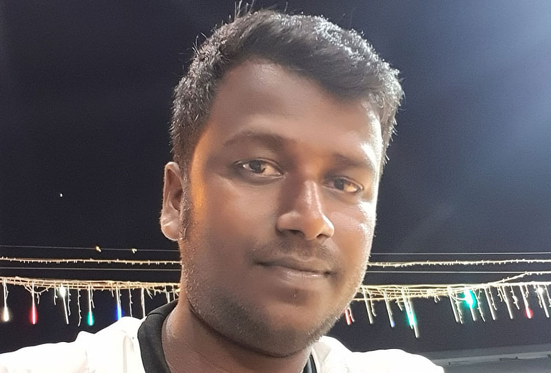 লেখক।