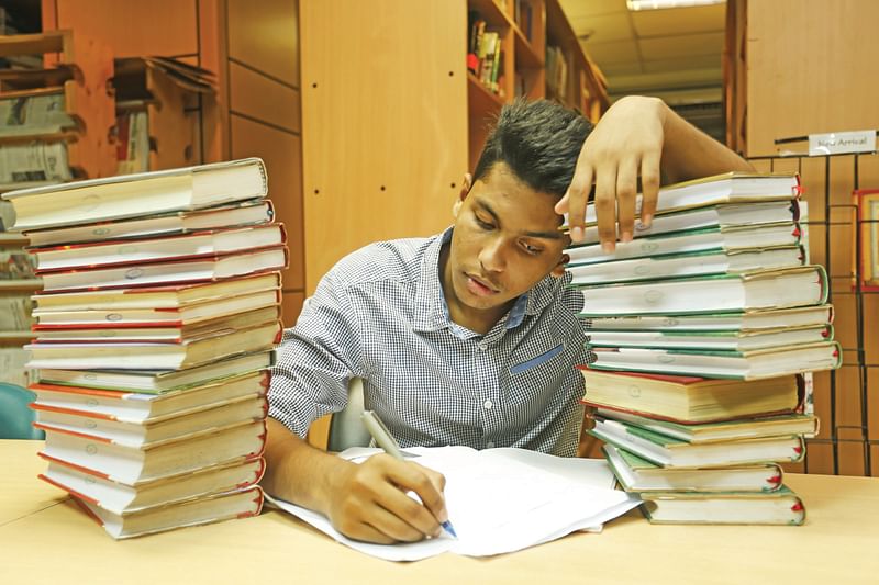 স্বাভাবিক শিক্ষায় ফিরতে বিশ্ববিদ্যালয়ের চ্যালেঞ্জ কি কি