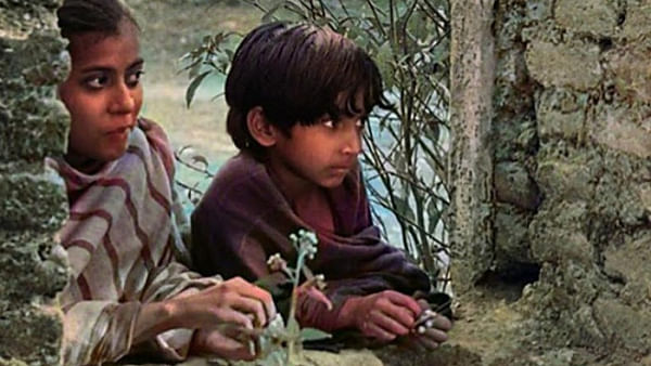 অনিকেত বোরার করা রঙিন অপু-দুর্গা
