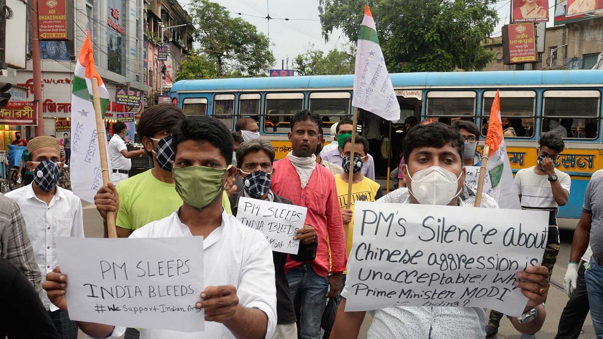 কলেজ স্ট্রিটে ছাত্র পরিষদের প্রতিবাদ। ছবি: ভাস্কর মুখার্জি